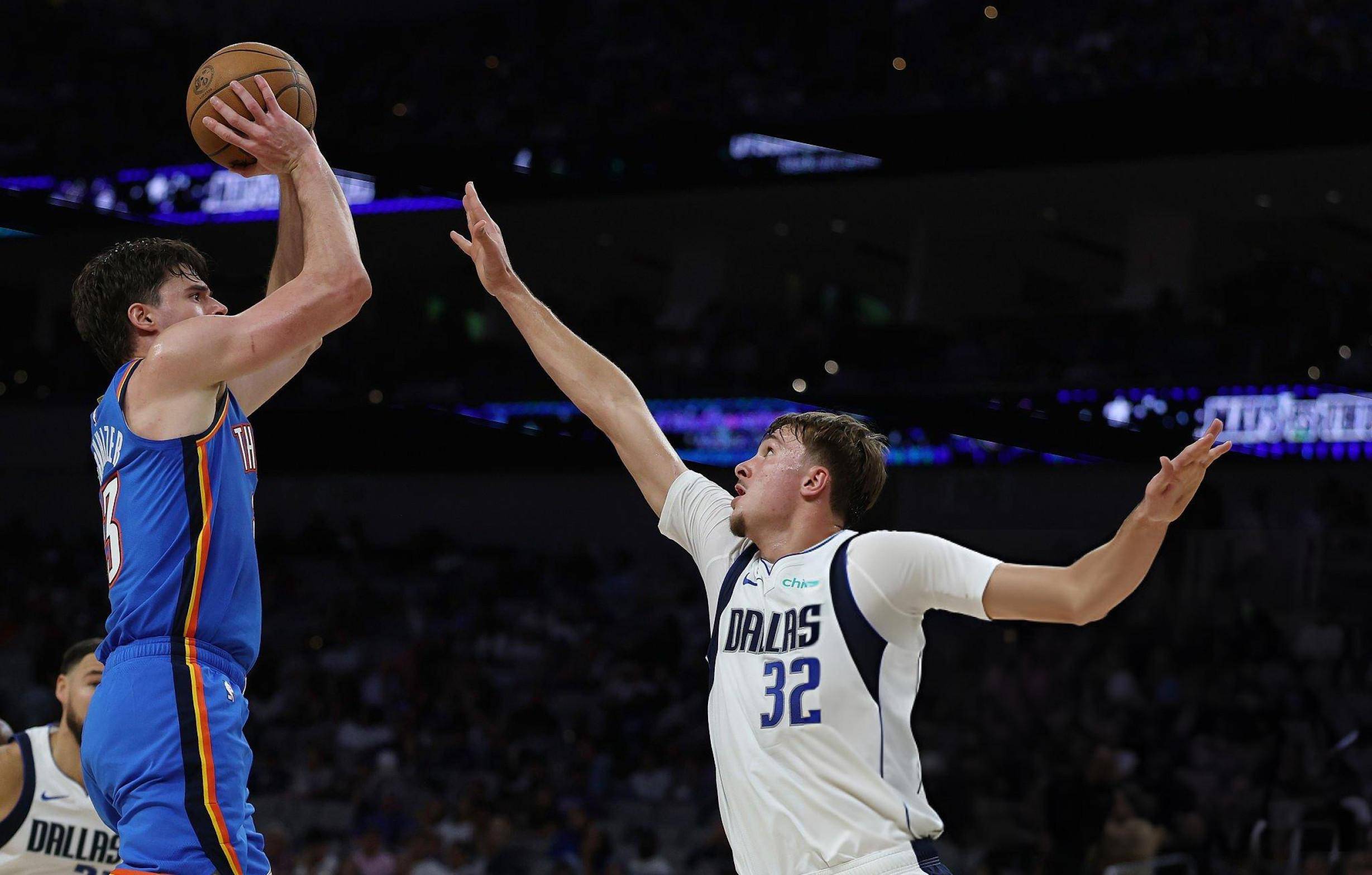 问鼎国际-关于浓眉哥回归赛场，逆转首场状态亮眼，独行侠观众沸腾！的信息